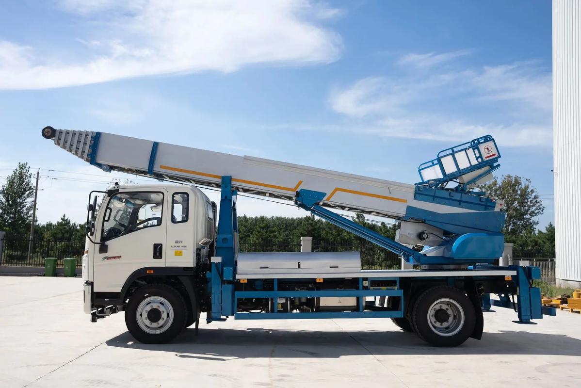 椰林镇云梯上料车租赁费用