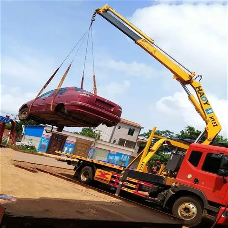 椰林镇吊车吊汽车的正确方法